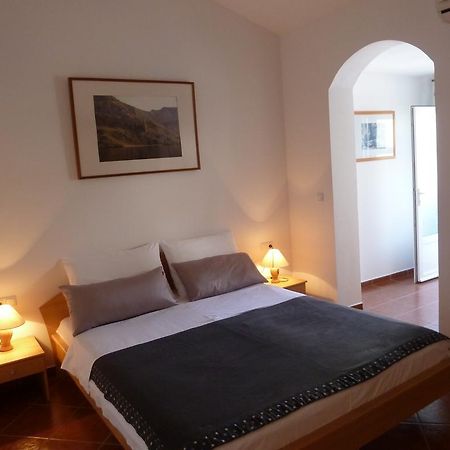 Ferienhaus Rajka Kustići Kültér fotó