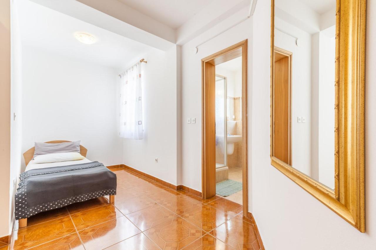Ferienhaus Rajka Kustići Kültér fotó