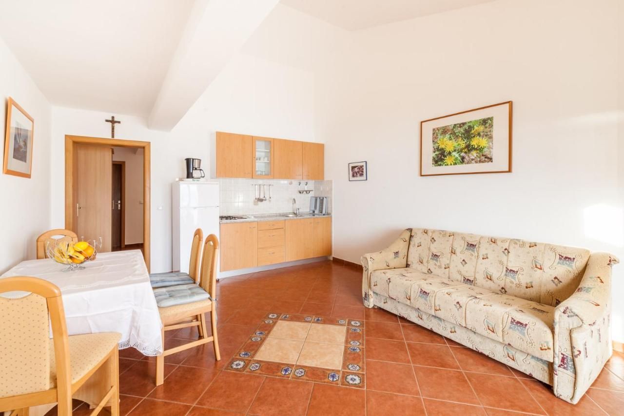 Ferienhaus Rajka Kustići Kültér fotó