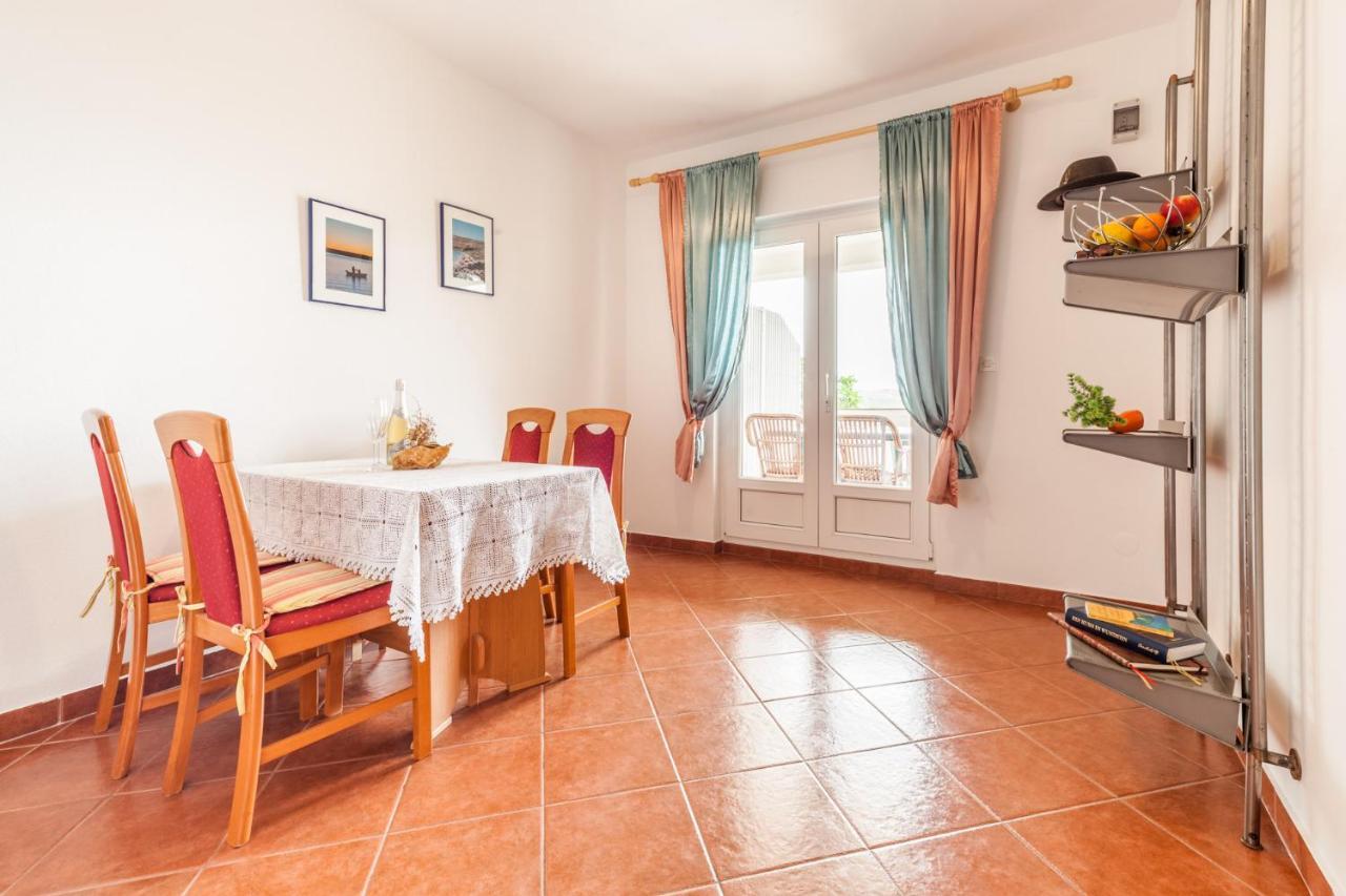 Ferienhaus Rajka Kustići Kültér fotó